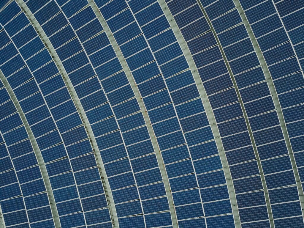 the intricacies of installing solar panels on roofs 1