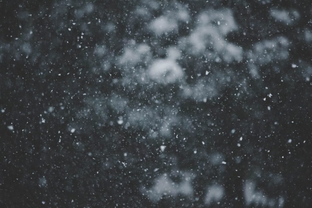 Why Winter Might Be the Perfect Time for Your Solar Panel Installation 1 Photo Snow-covered solar panels
