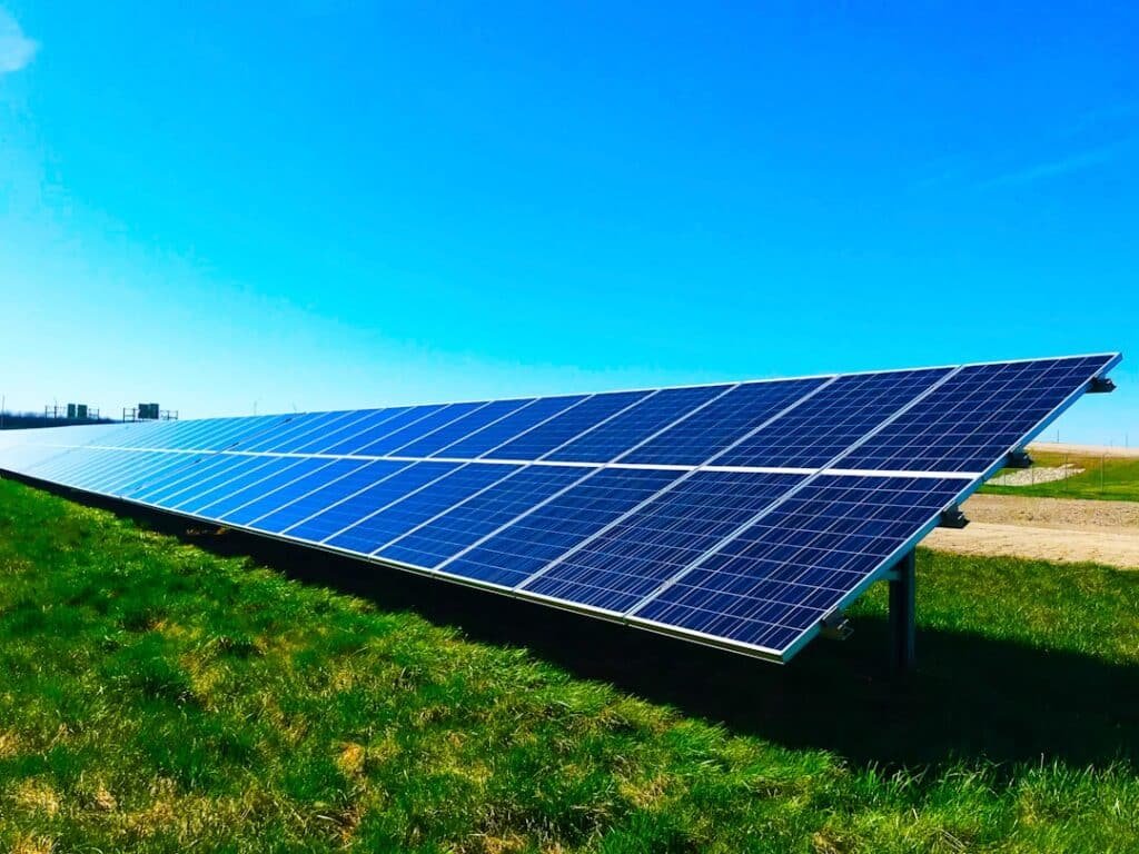 How to Read Between the Lines of Solar Panel Installation Quotes 1 Photo Solar panels