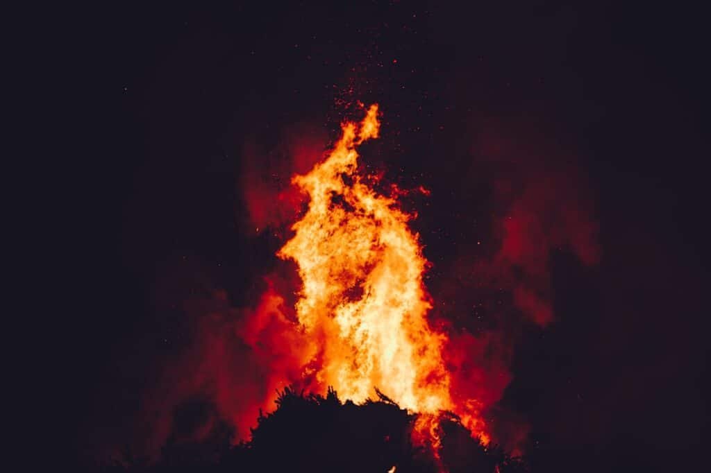 Solar Panel Installation for Wildfire Zones: Safety Features and Precautions 1 Photo Fire-resistant panels