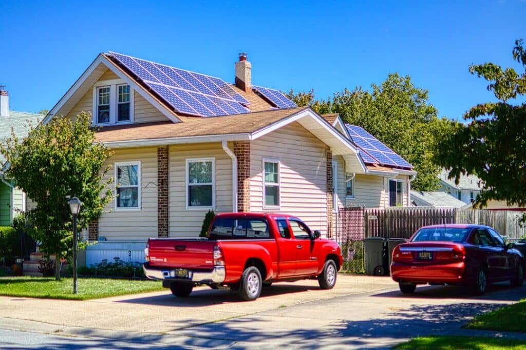 Photo Solar Tax Credit Installation